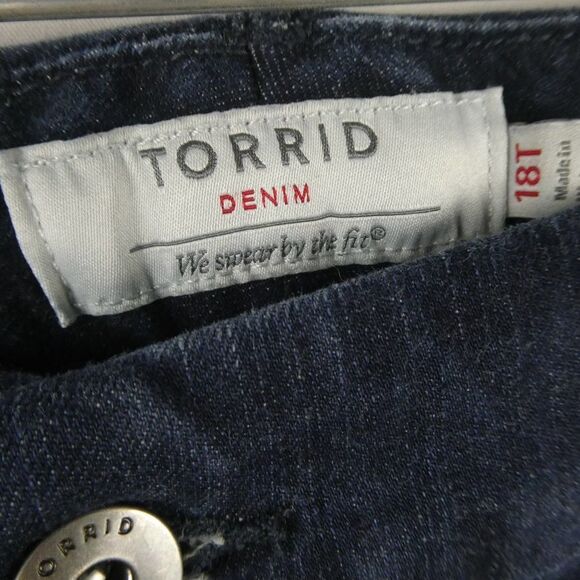 Torrid Plus Size Medium Wash Boyfriend Straight Leg Denim Blue Jeans SIze 18T - Picture 4 of 10